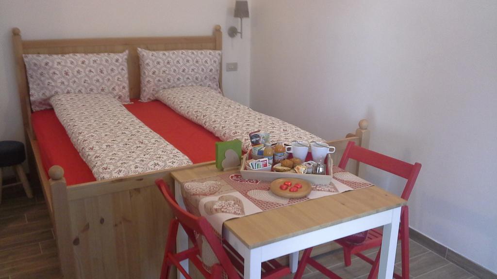 Maison Torrent Bed and Breakfast Doues Habitación foto